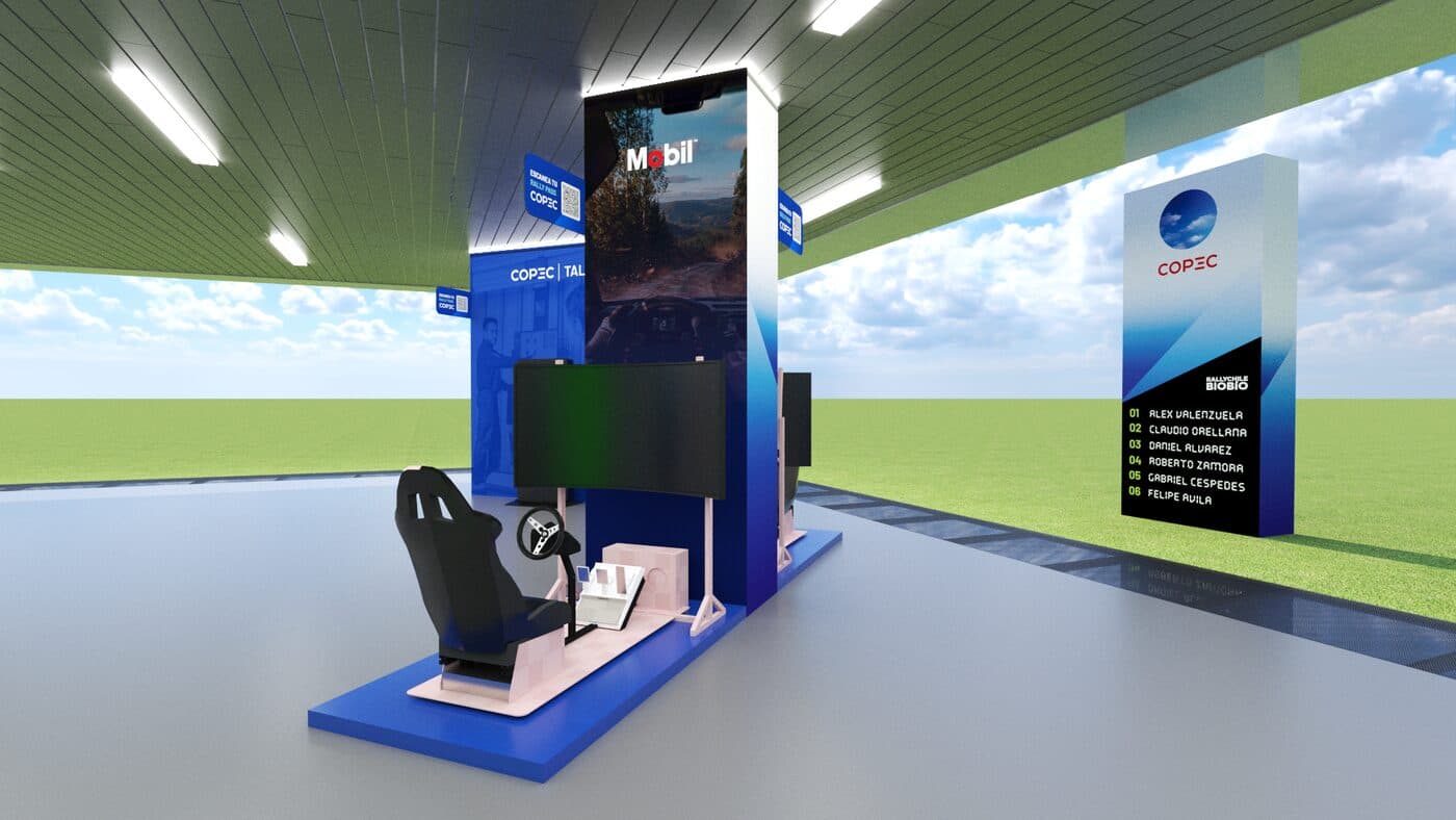 Visitantes usando los lockers Blue Express del stand